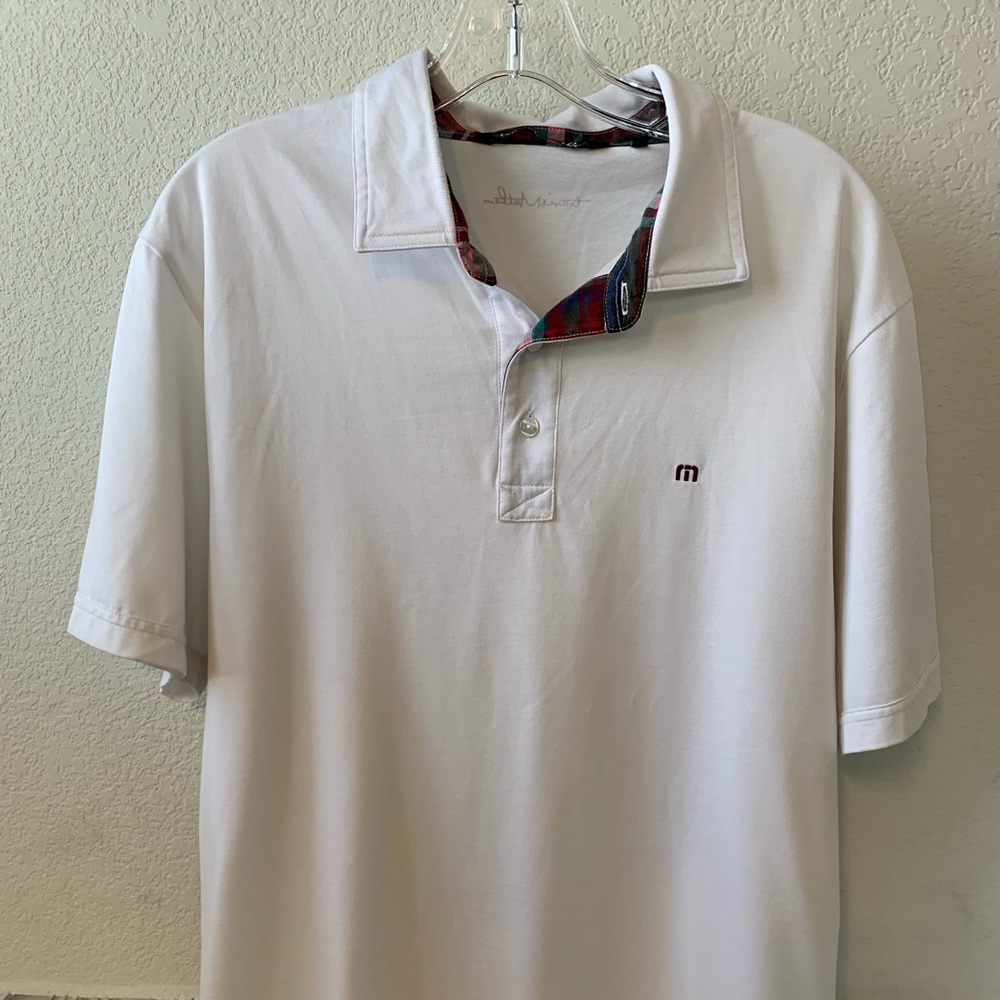 Travis Matthew’s polo short sleeve shirt